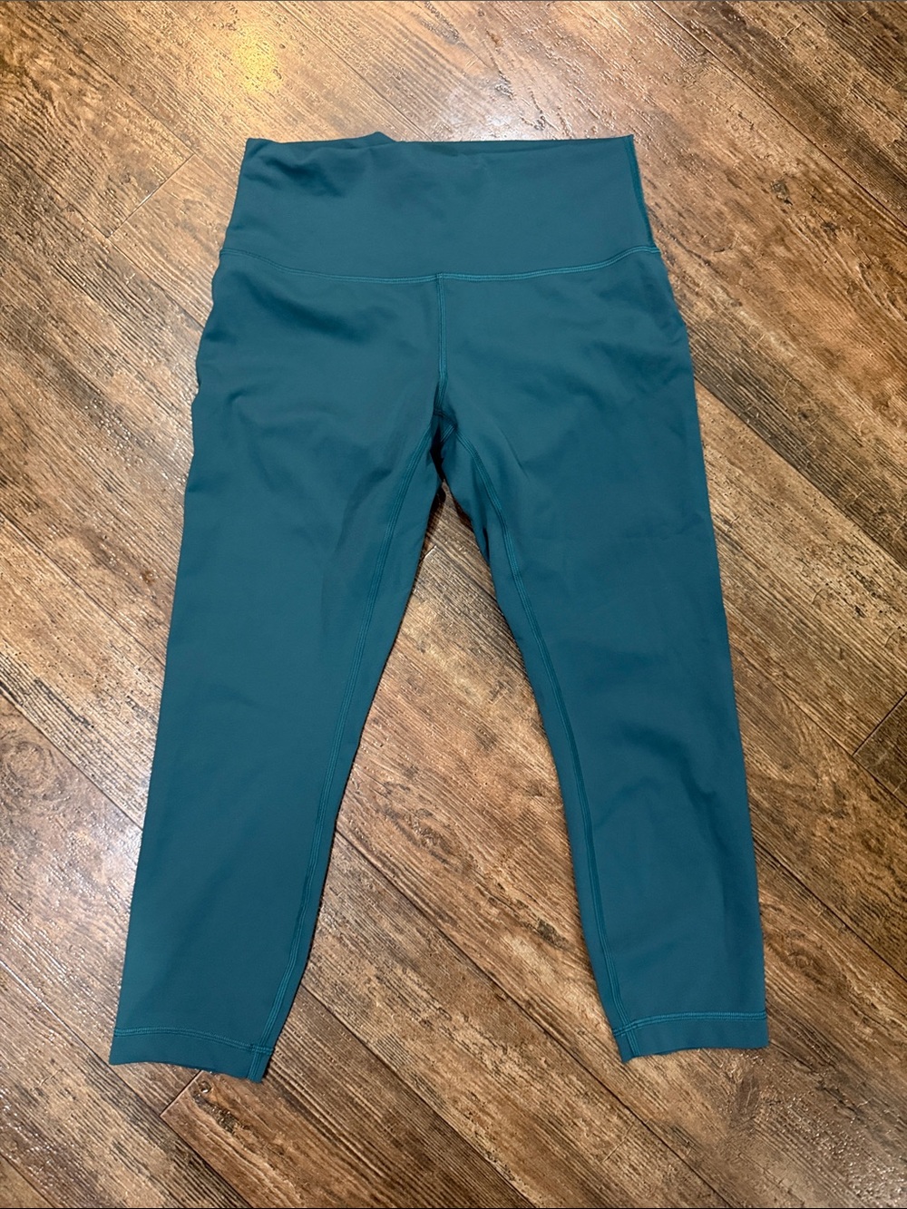 lululemon athletica High-Rise Wonder Trains Teal Capri Leggings Like New